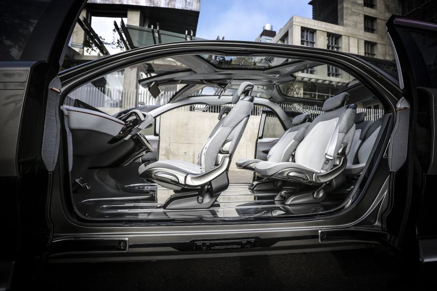 Интерьер Chrysler Portal Concept 2017 года  (фото 32 из 46)